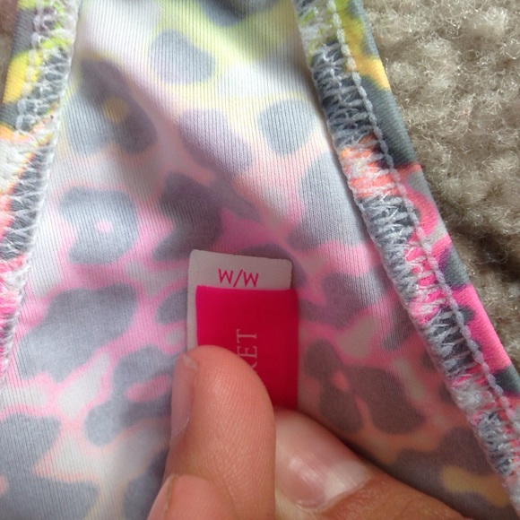 Swim suit - Picture 3 of 3
