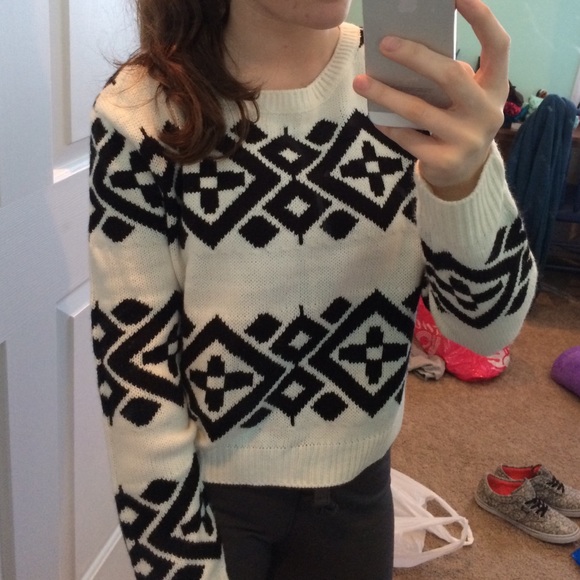 Sweater - Picture 4 of 4