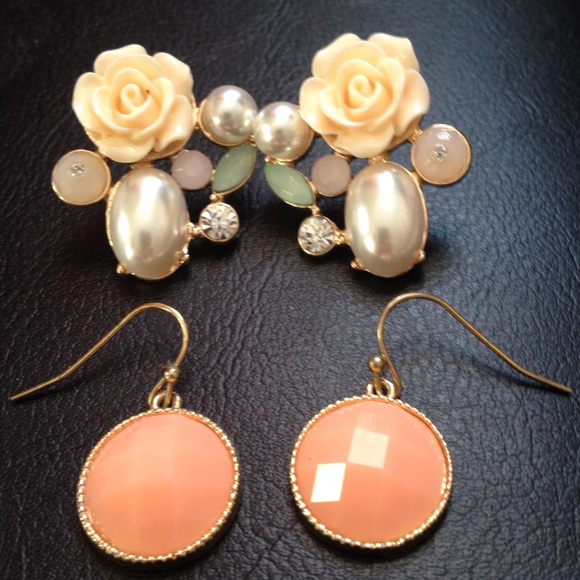 Never been worn earrings💞