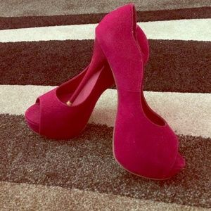 Too hot to handle! 👠