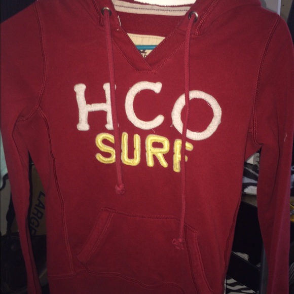Maroon Hollister hoodie