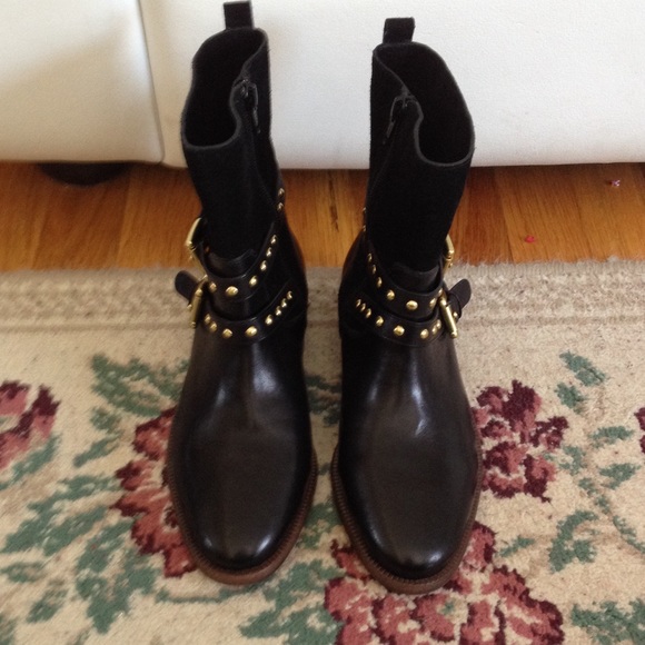 ๐ COACH Black Boots ๐ - Picture 2 of 4