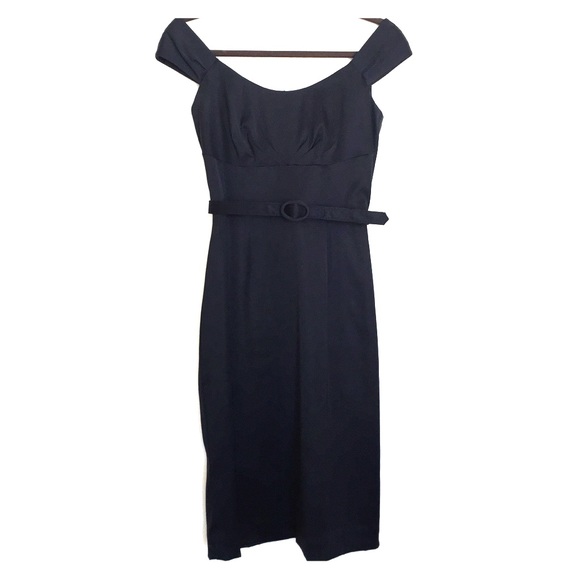 Beautiful satin black dress. Off the shoulder.