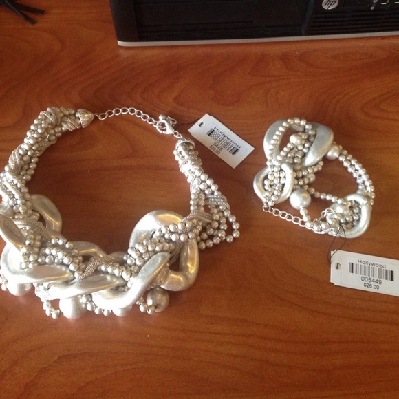 Necklace w/ matching bracelet