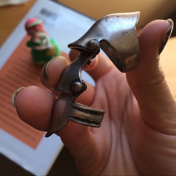 Armor inspired finger ring, vintage style
