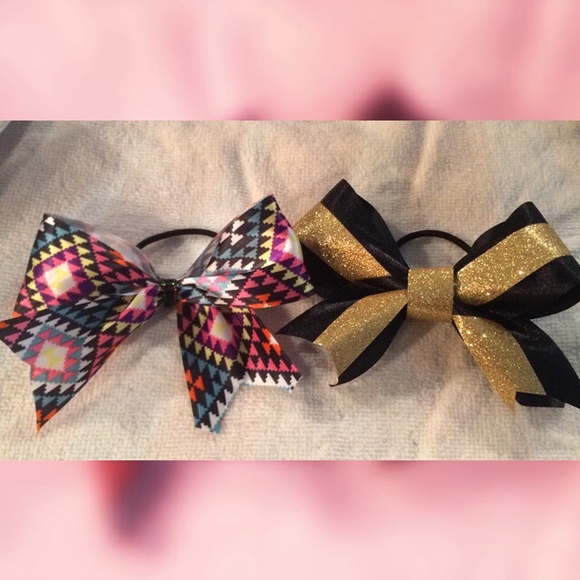Cheerleading bows - Picture 2 of 3