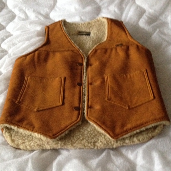 ON SALE Wrangler Suede & Fleece Vest