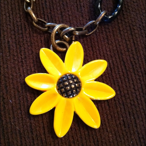 Lucky Brand Floral Necklace - Picture 3 of 3