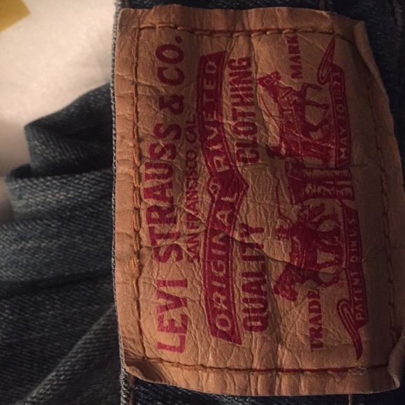 Levi jeans (Authentic) - Picture 3 of 4