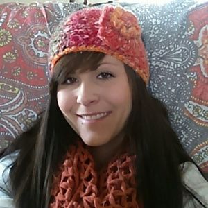 Bundle!! Owl necklace scarff and handnitted hat