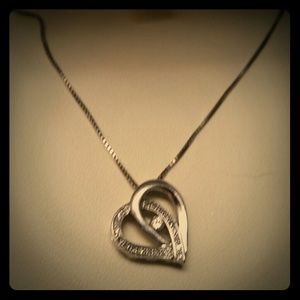 Diamond heart pendant necklace