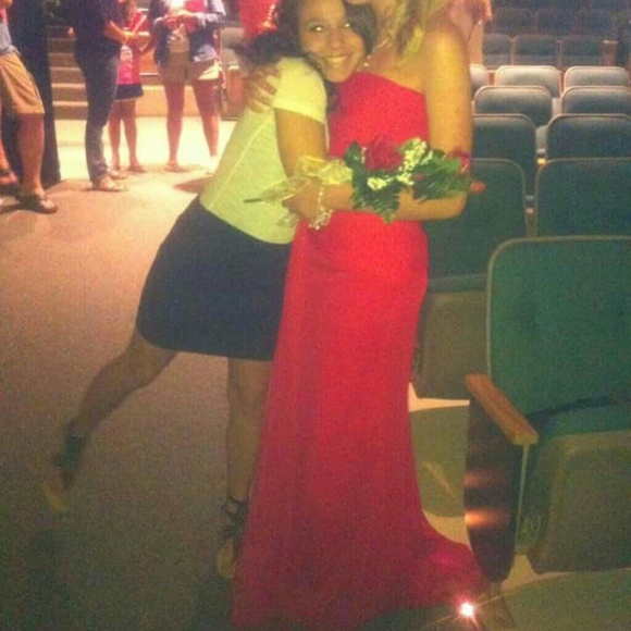 Prom/Pageant gown - Picture 2 of 4