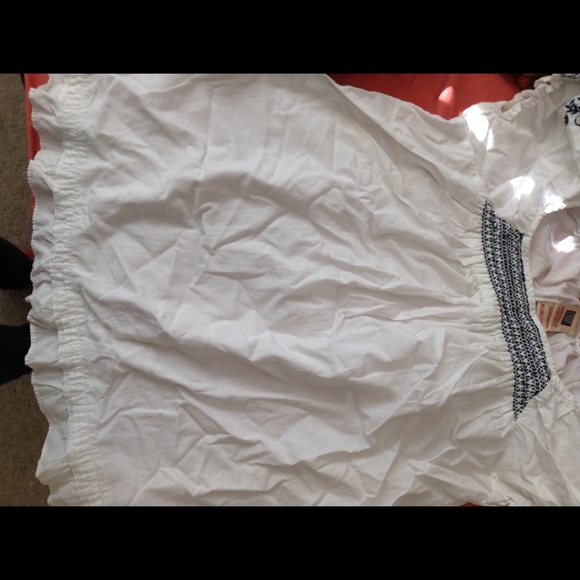 White top! - Picture 3 of 3