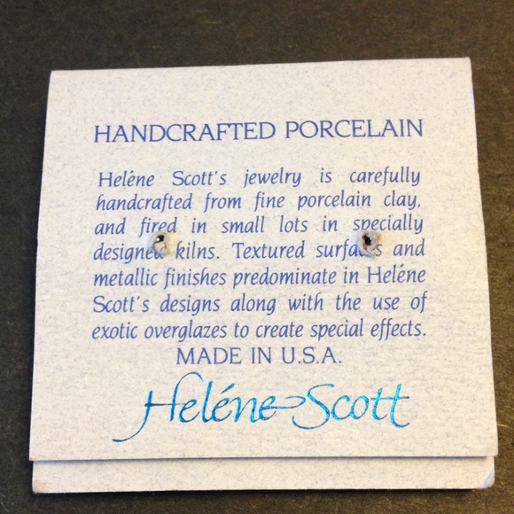 Porcelain stud earrings 💚4/10⚡️ - Picture 2 of 2