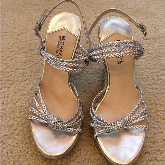 Michael Kors• wedges - Picture 2 of 4