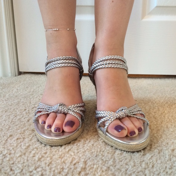 Michael Kors• wedges - Picture 4 of 4