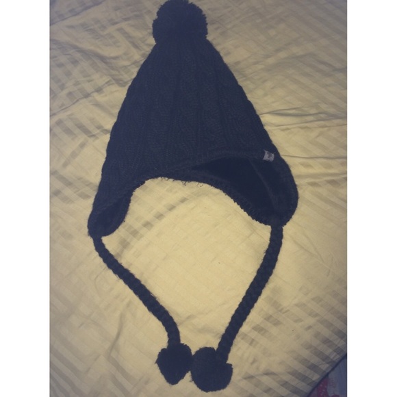 North face black toboggan