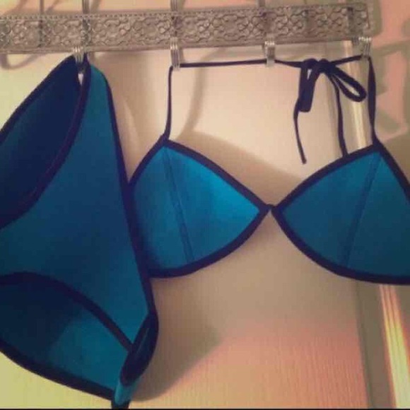 ❌❌SOLD❌❌New neoprene bikini in blue Medium - Picture 4 of 4