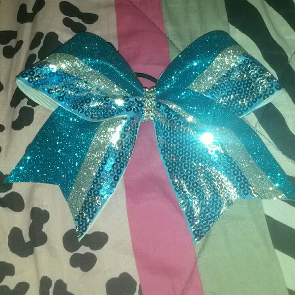 CHEER BOW