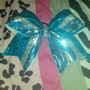 CHEER BOW