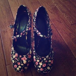 Forever 21 Floral Pumps