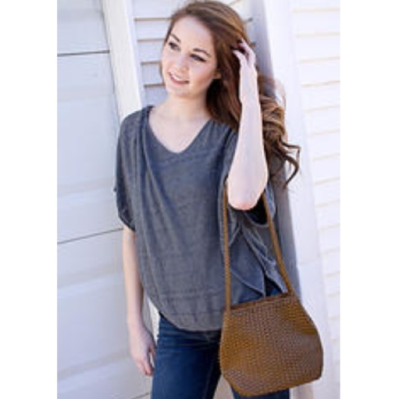 💟Host Pick!💟 Hand-woven leather purse
