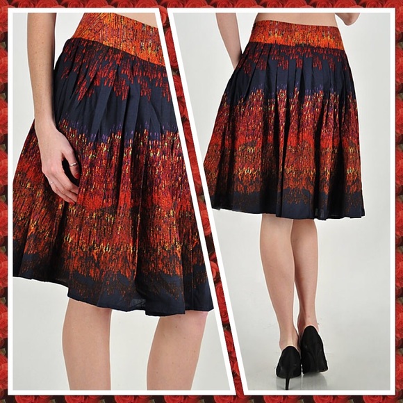 NAVY AND RED SKIRT - NWT - Picture 4 of 4