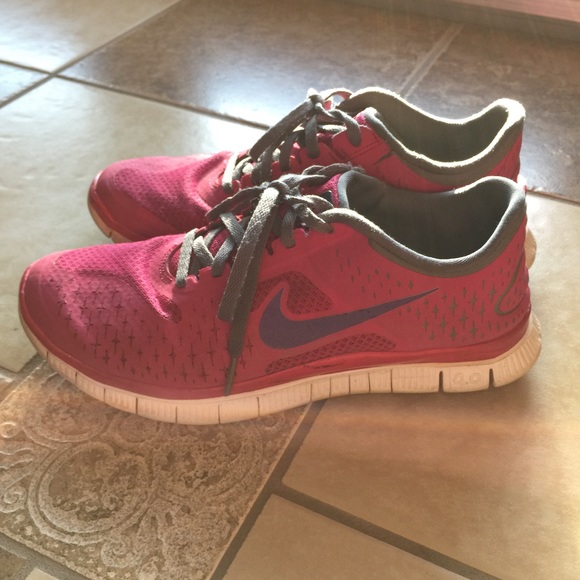 Pink Nike free run 4.0 shoes