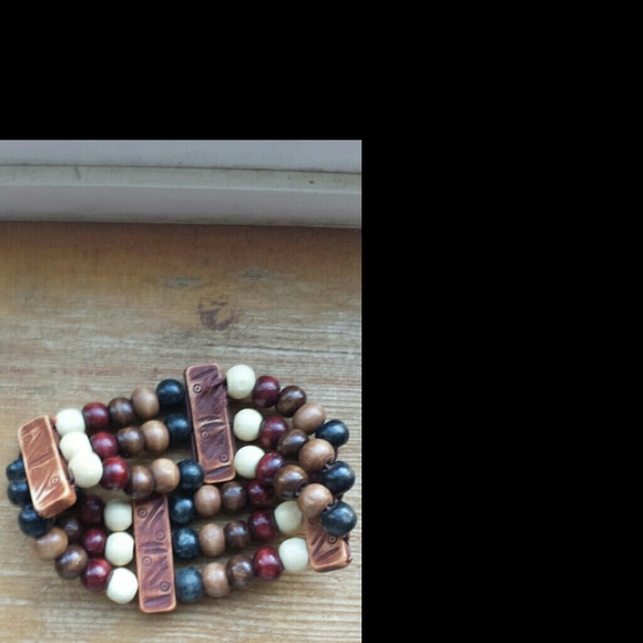 Wooden beaded stretchy bracelet