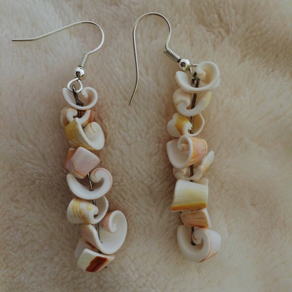 Shell Earrings - Picture 3 of 3