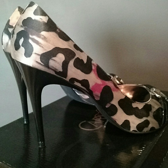 HOT Carlos Santana black pump sandal - Picture 2 of 4