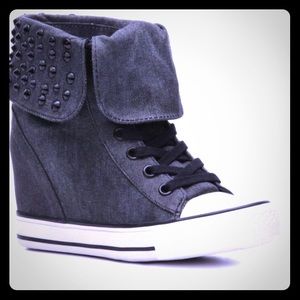 🚨SOLD. 🚨Rocker chic wedge sneakers!