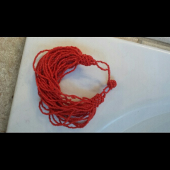 Corral stone bracelet