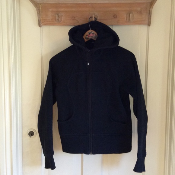 Lululemon sweatshirt