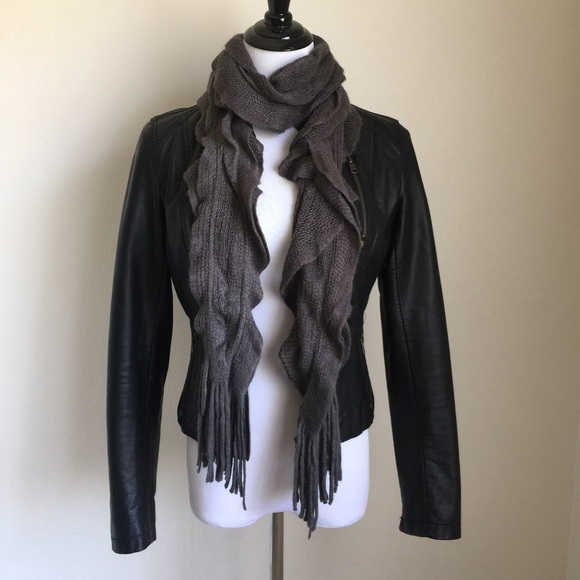 Ruffle Scarf