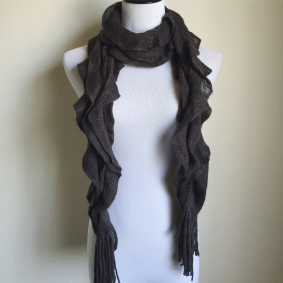 Ruffle Scarf - Picture 2 of 2
