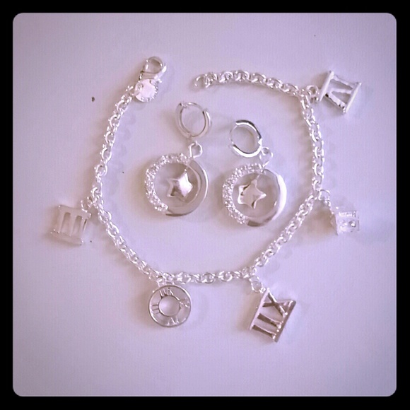 Beautiful bracelet and earring set