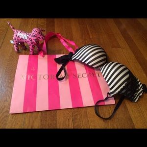 BRAND NEW‼️VS Bombshell Bra❤️❤️