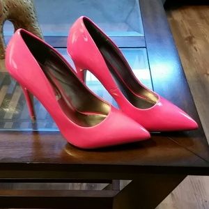 Pink Pointed toe heels