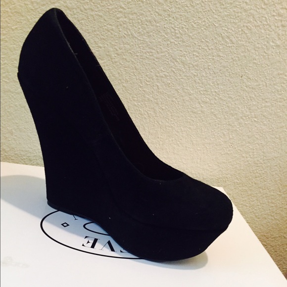 Pammyy Black Suede Shoes