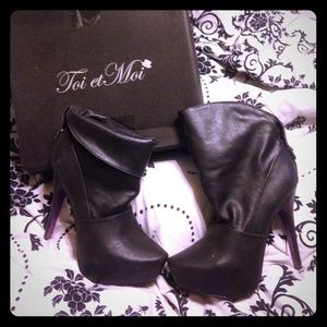 Toi et Moi  Black Leather Ankle  Stilettos