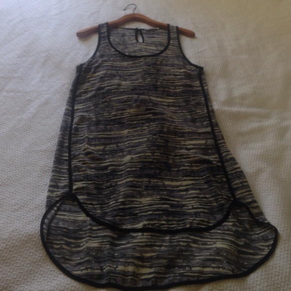 Hi-Lo Sheer Sleeveless Tunic by Lush - Picture 1 of 4