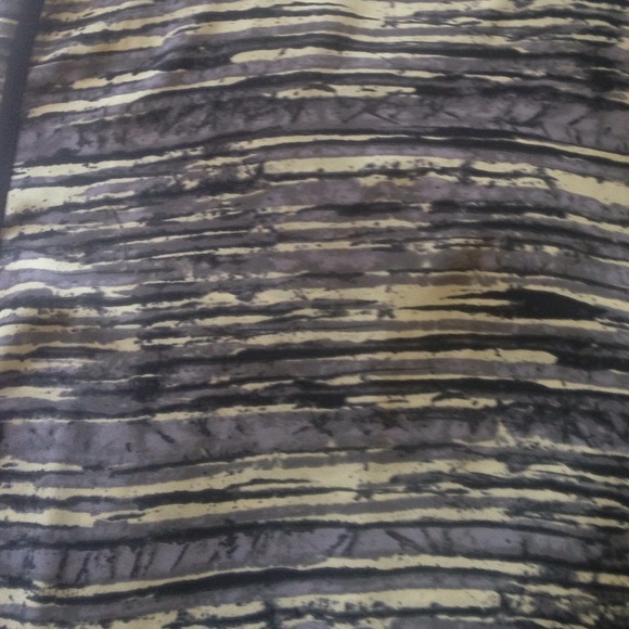 Hi-Lo Sheer Sleeveless Tunic by Lush - Picture 2 of 4