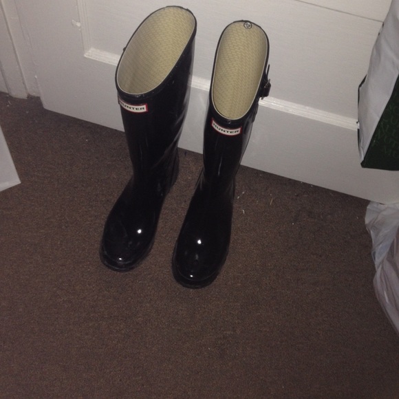 Like New Hunter Huntress Black Boots