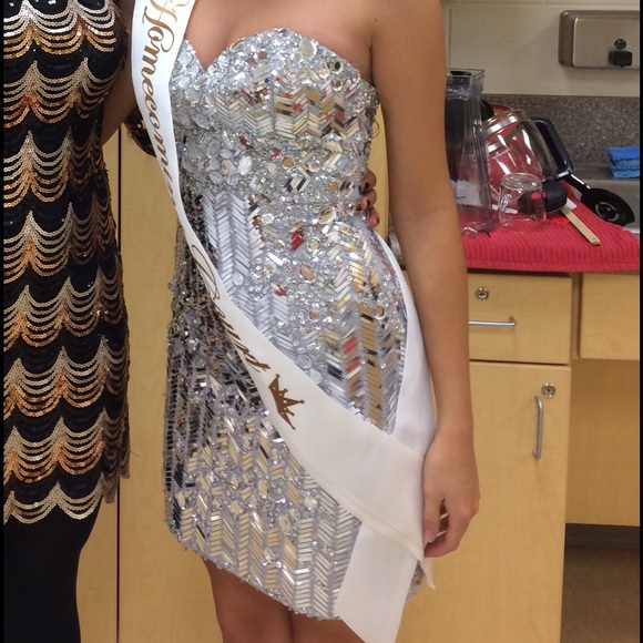 Short Tony Bowls prom / homecoming / party dress