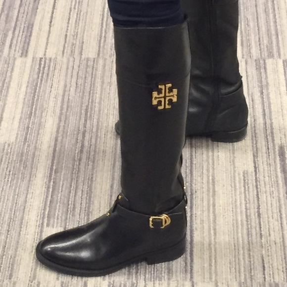 Size 4.5! Eloise Boots - Picture 2 of 4