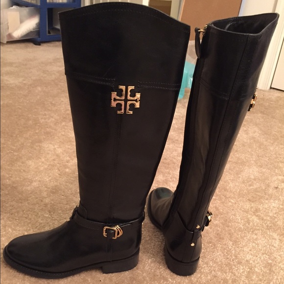 Size 4.5! Eloise Boots - Picture 3 of 4