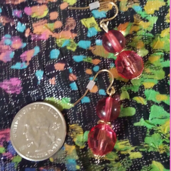 FuchsiaNecklace w/ Earrings NWOT - Picture 3 of 4