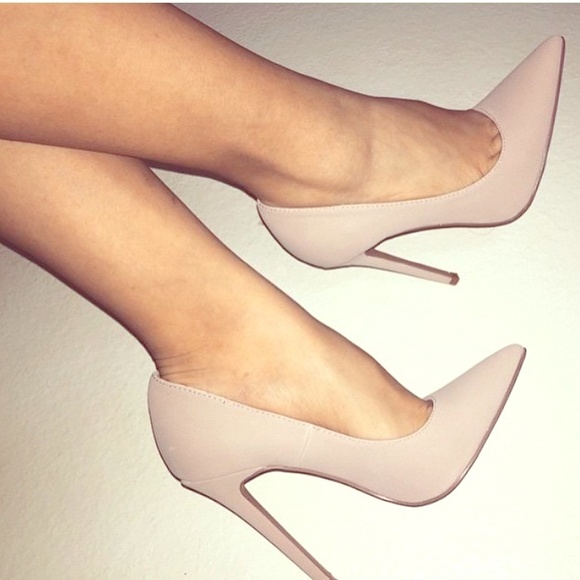 Gorgeous heels! 💕