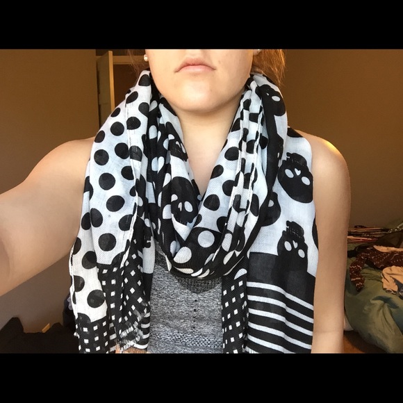 skull scarf